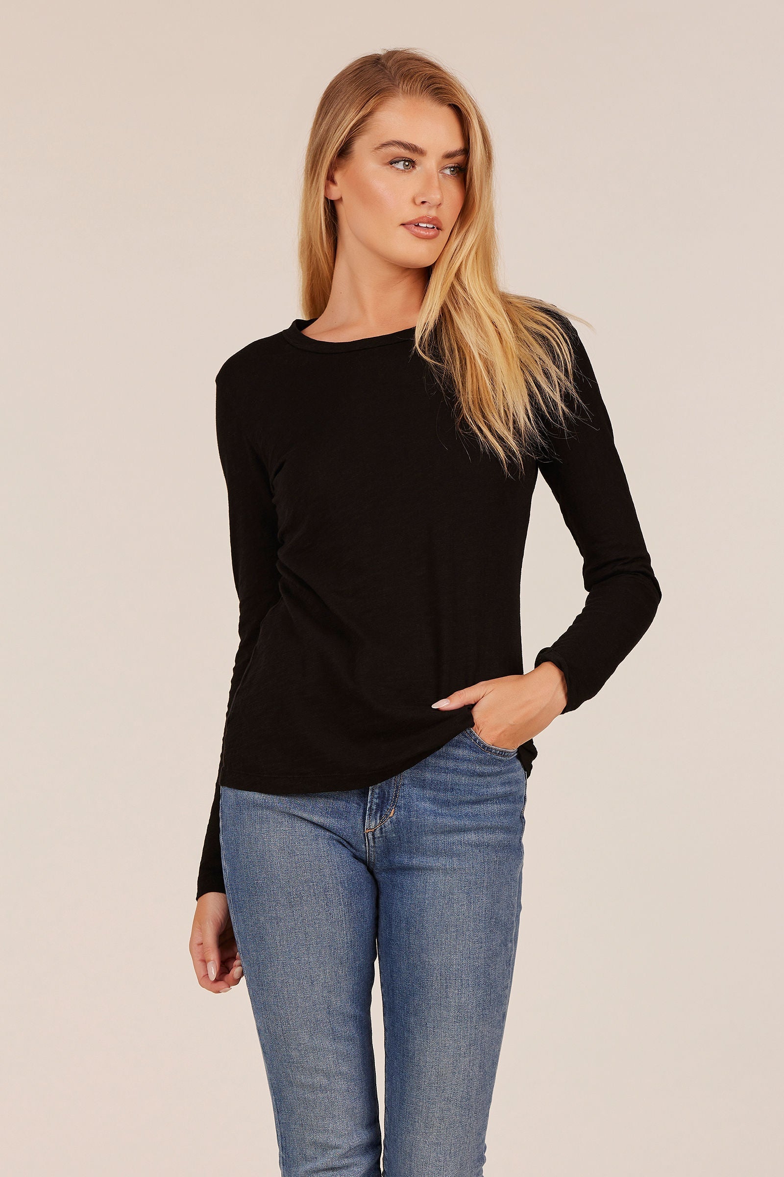 LONG SLEEVE CREWNECK TEE